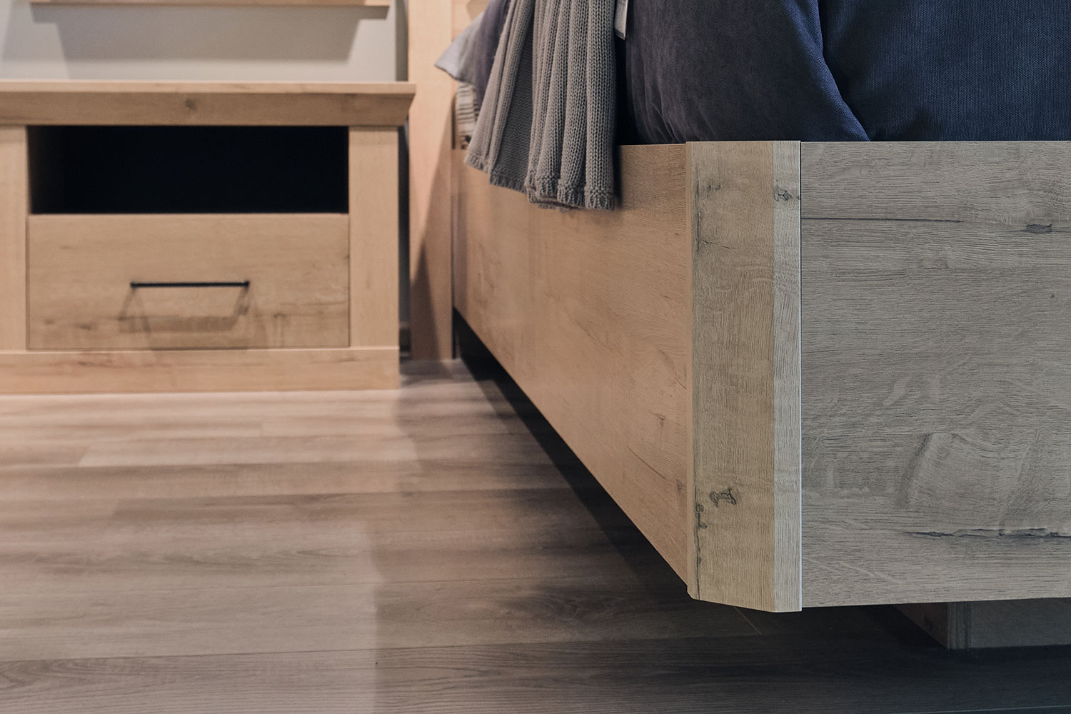 Двуспальные кровати - изображение №9 "Кровать Магнум"  на www.Angstrem-mebel.ru