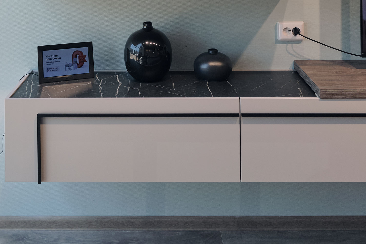 Тумбы под телевизор - изображение №8 "Тумба Милагро настенная с выдвижными ящиками"  на www.Angstrem-mebel.ru