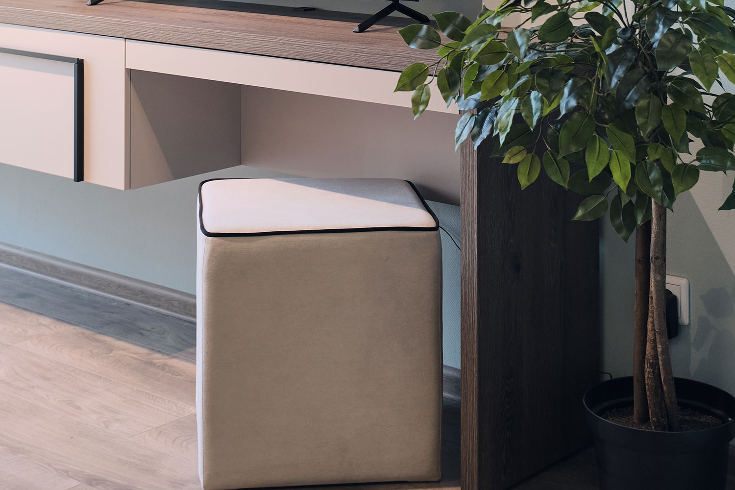 Письменные столы - изображение №9 "Приставной стол Милагро"  на www.Angstrem-mebel.ru