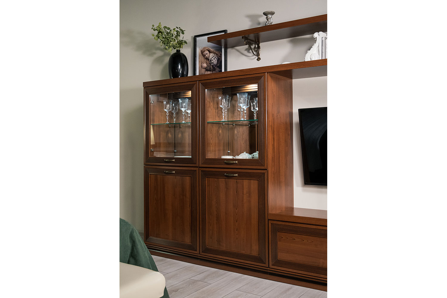 Распашные шкафы - изображение №9 "Шкаф Адажио"  на www.Angstrem-mebel.ru