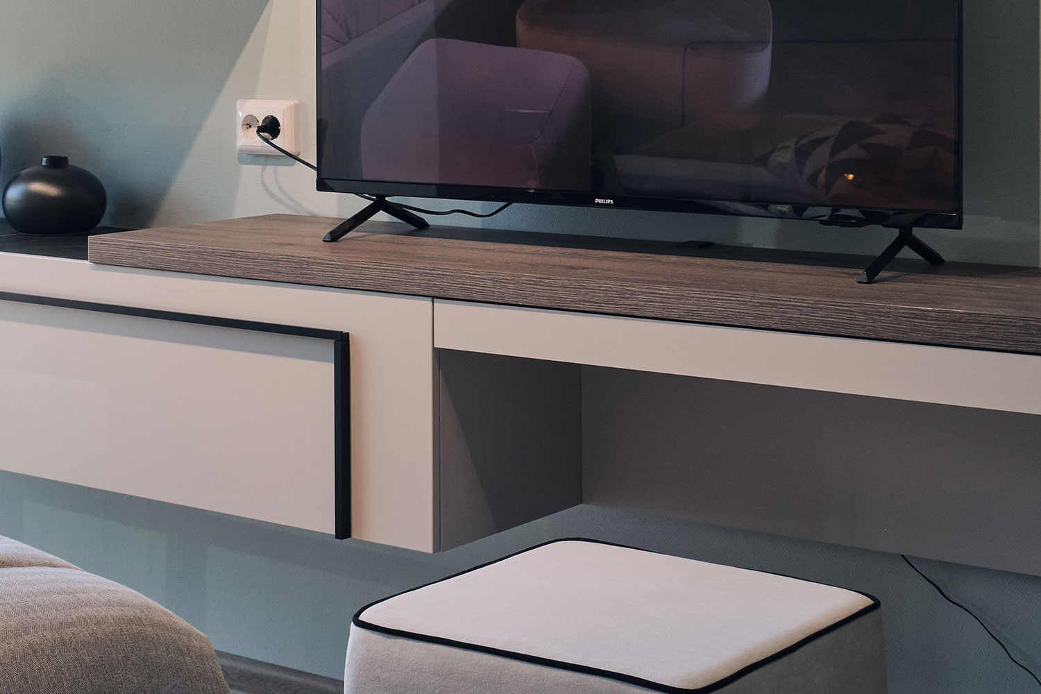 Письменные столы - изображение №8 "Приставной стол Милагро"  на www.Angstrem-mebel.ru