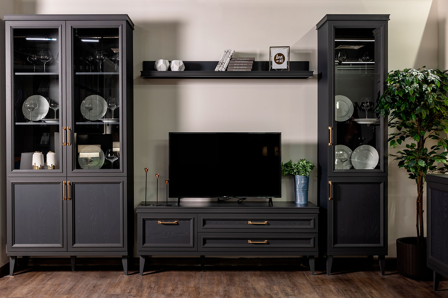 Шкафы-витрины - изображение №6 "Шкаф Орландо с полками ОР-004.04 (1 комплект) стекло"  на www.Angstrem-mebel.ru