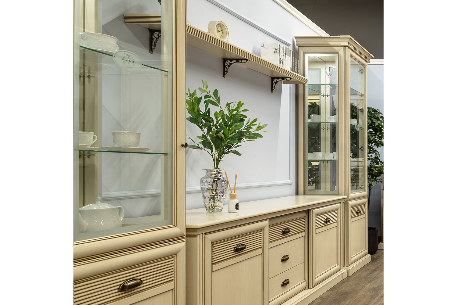 Шкафы-витрины - изображение №10 "Шкаф Изотта"  на www.Angstrem-mebel.ru