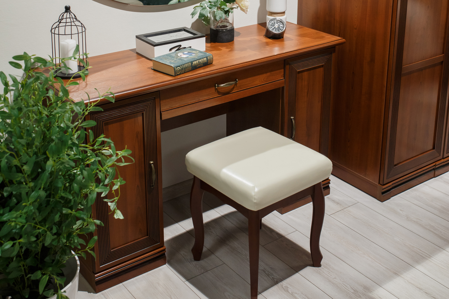 Туалетные столы - изображение №10 "Стол туалетный Адажио"  на www.Angstrem-mebel.ru