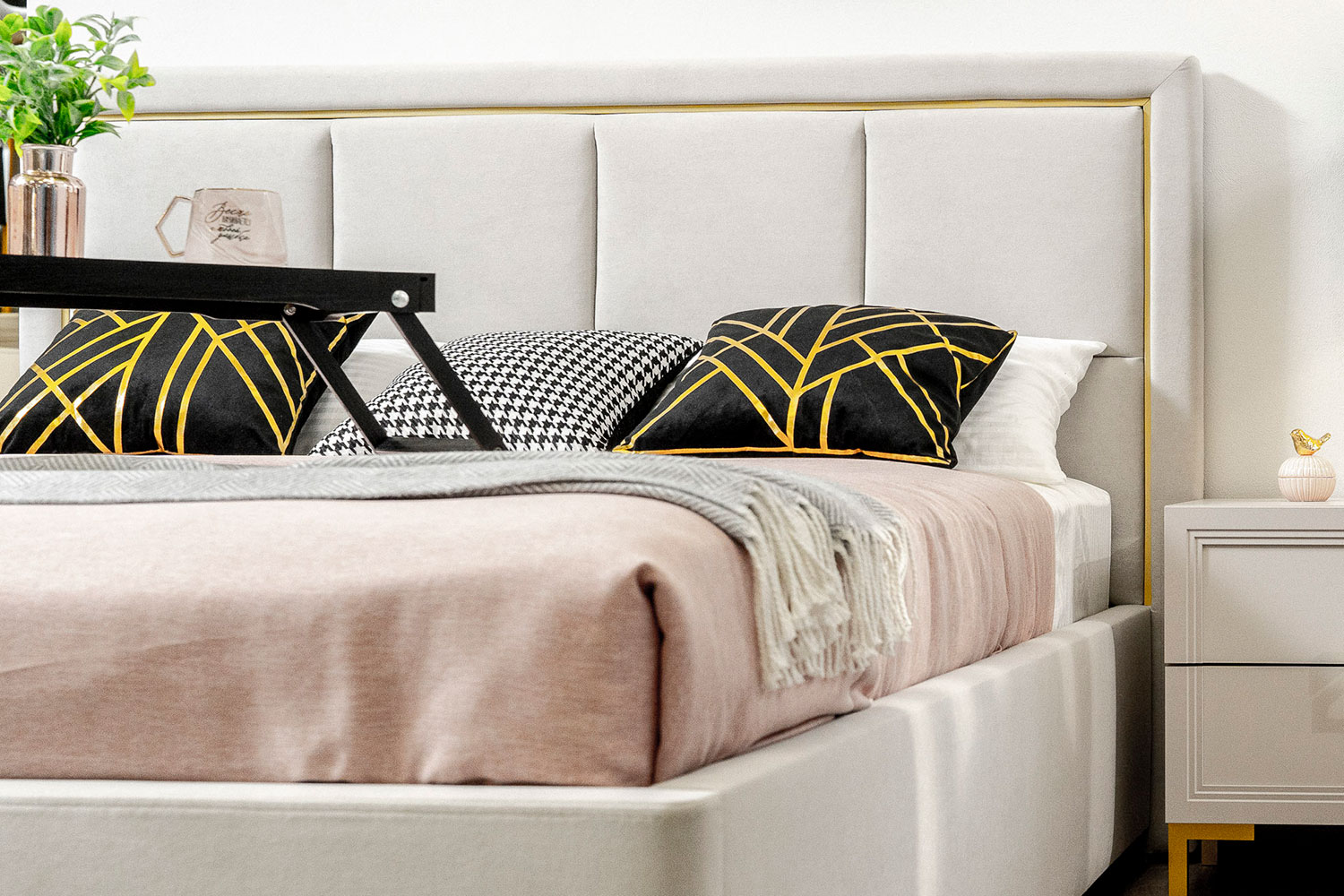 Двуспальные кровати - изображение №13 "Мягкая кровать Дольче 160 х 200"  на www.Angstrem-mebel.ru