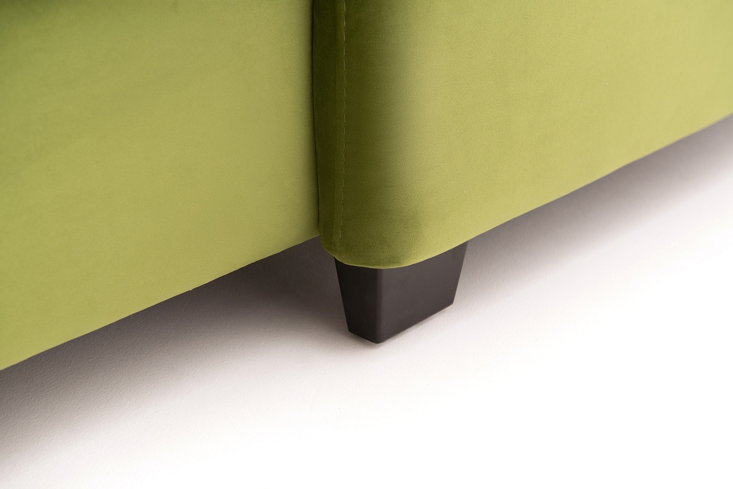 Угловые диваны - изображение №11 "Диван МОНАКО с правой оттоманкой (мех. дельфин)"  на www.Angstrem-mebel.ru