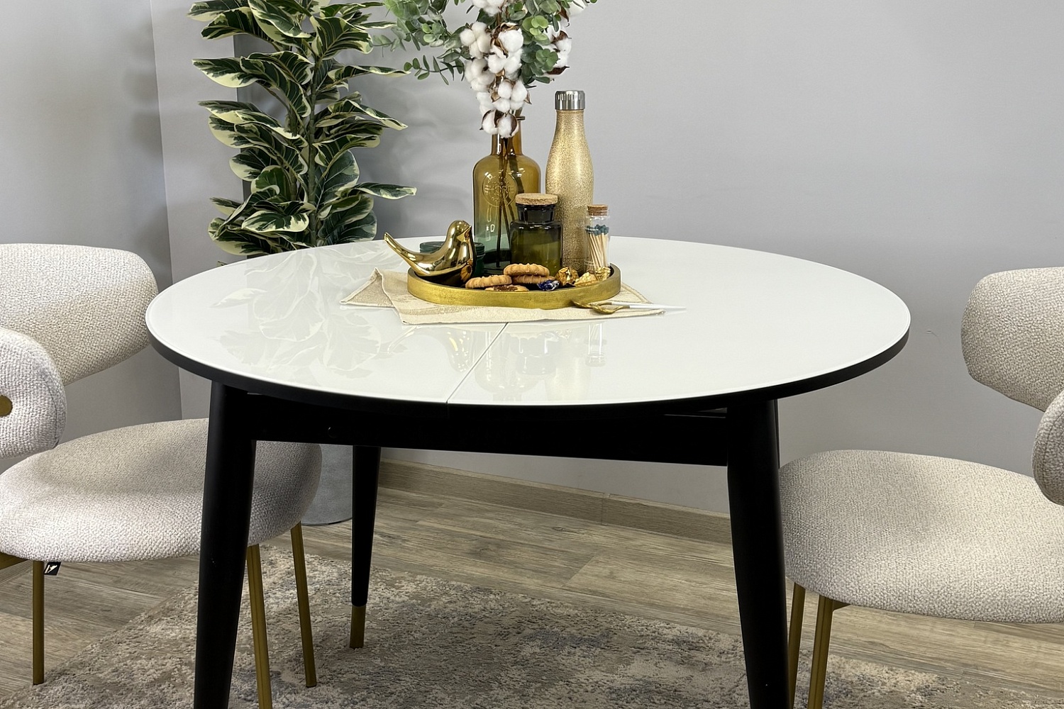 Обеденные столы - изображение №11 "Стол обеденный Мане раздвижной венге/белый с черными опорами"  на www.Angstrem-mebel.ru