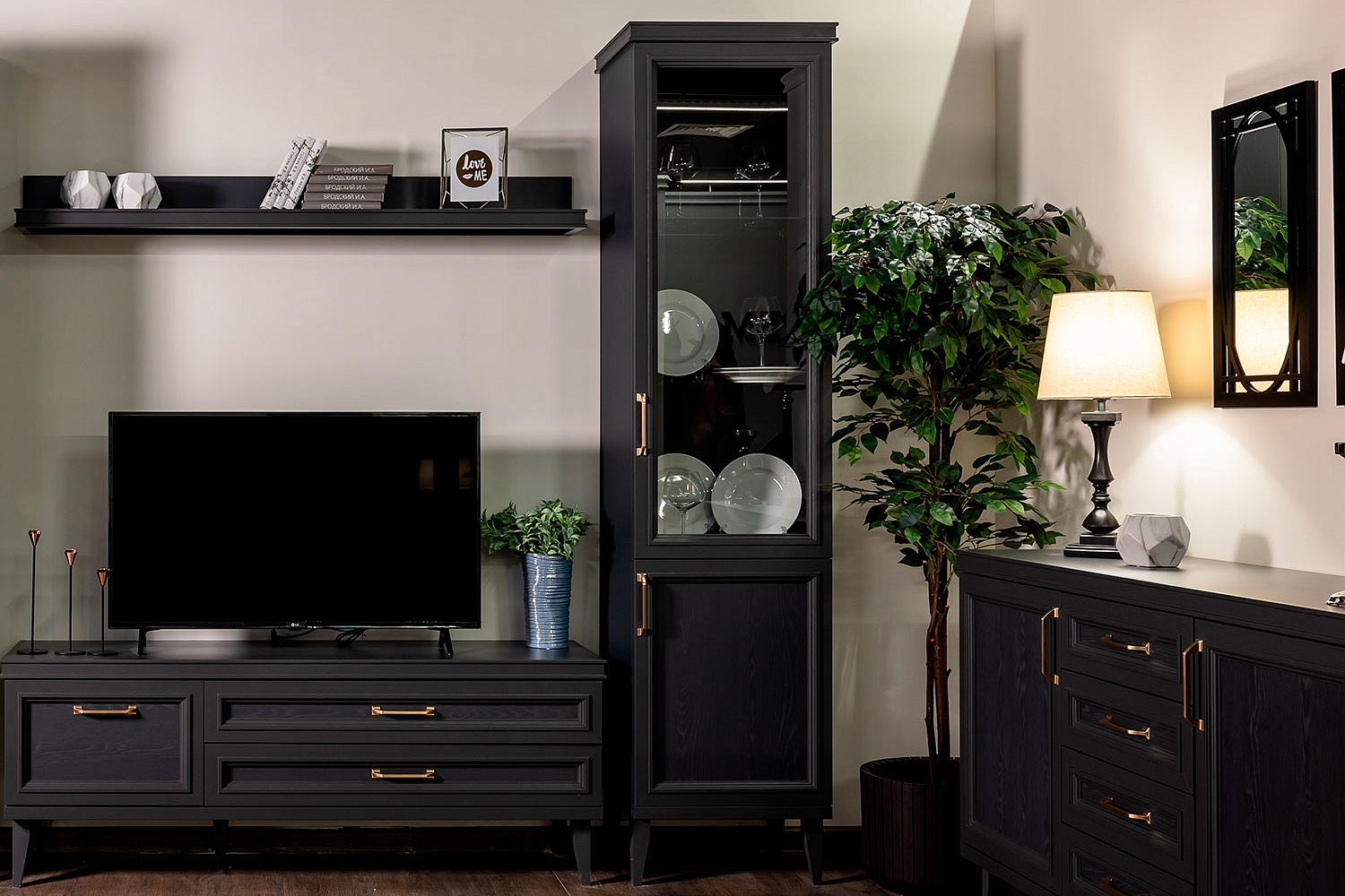 Шкафы-витрины - изображение №4 "Шкаф Орландо с полками ОР-004.04 (1 комплект) стекло"  на www.Angstrem-mebel.ru